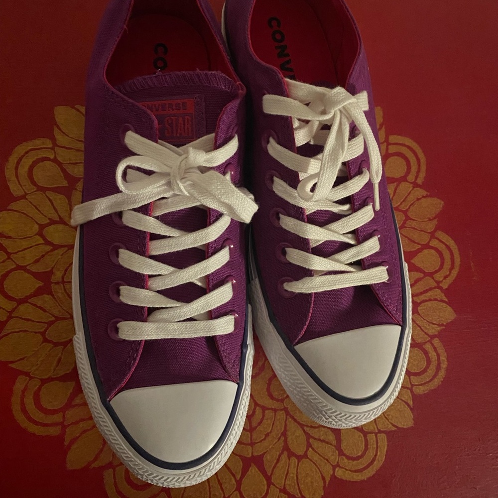Converse Magenta and White Canvas Sneakers New 7.5 - Picture 6 of 7